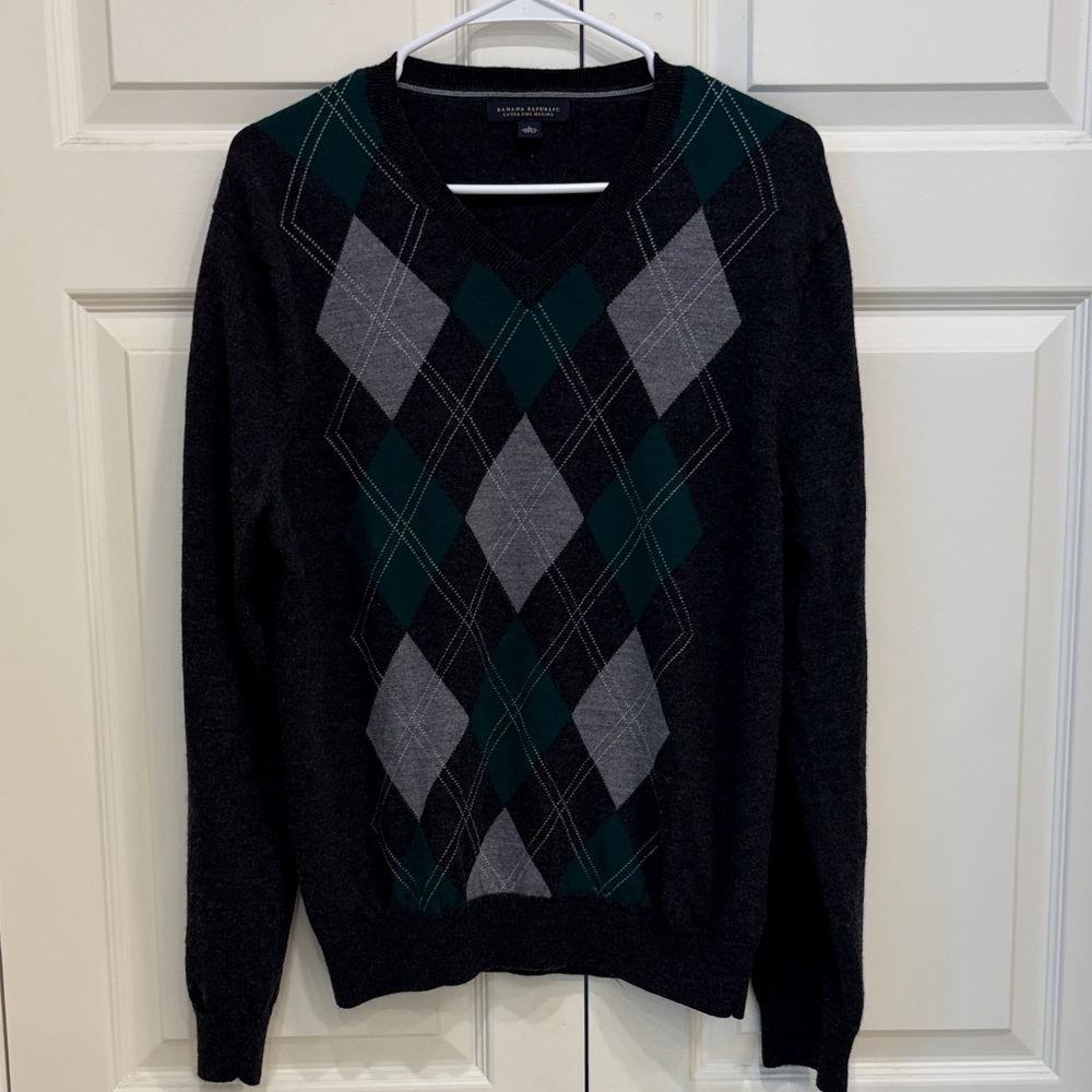 Banana Republic Gray and Green Merino Wool Argyle V-Neck Sweater
